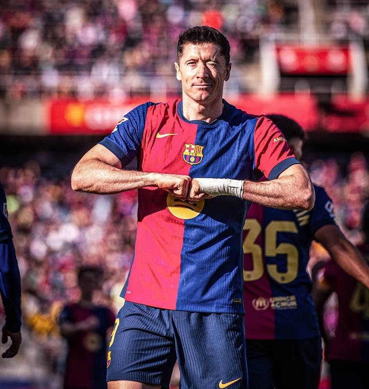 米兰双雄悲喜两重天，国米领跑意甲！巴萨4-1复仇，曼城惨胜四强