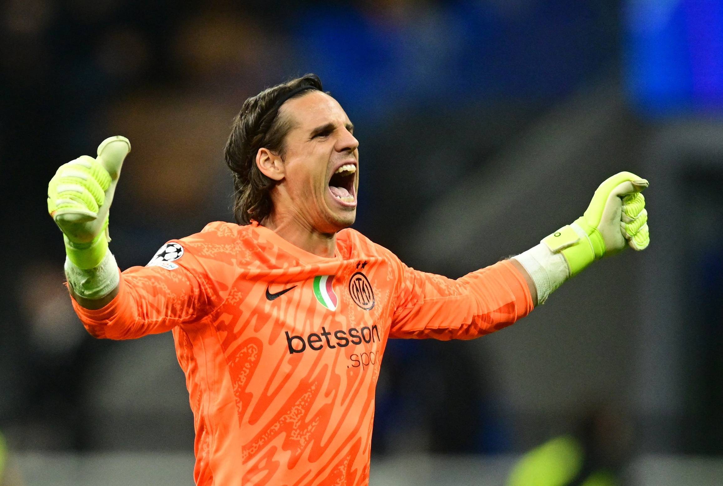 失之交臂每体：巴萨19年能900万签索默，因没额外预算告吹